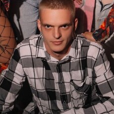 Ден, 25, Геническ