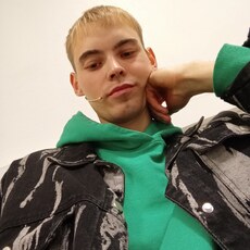 Олег, 27, Ждановка