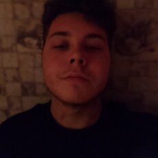 Кузьма, 21, Томск