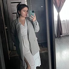 Елена, 25, Лутугино