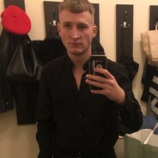 Яша, 23, Невельск