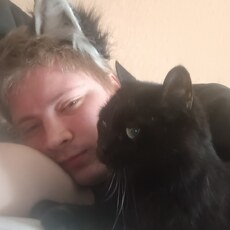 Илюха, 25, Артём