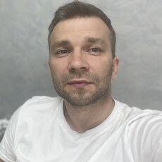 Радомир, 38, Мурино