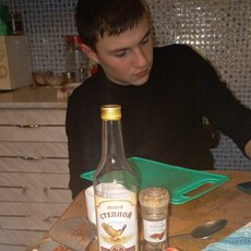 Арсений, 19, Калининск