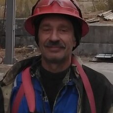 Никон, 66, Майский