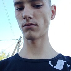 Виталий, 21, Ангарск