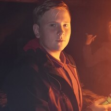 Толя, 20, Сычёвка