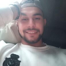 Яков, 25, Уяр