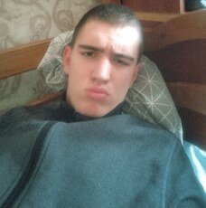 Антон, 20, Таштагол
