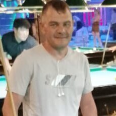 Валера, 43, Ждановка