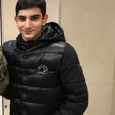 Илья, 20, Орехов