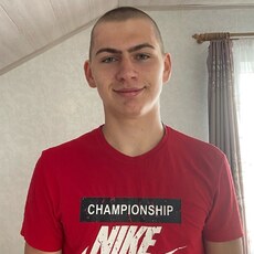 Вася, 21, Шахтёрск