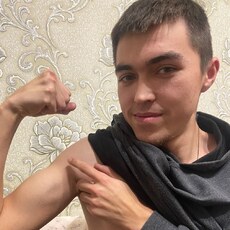 Юрий, 21, Урус-Мартан