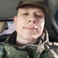 Матвей, 25, Кировское