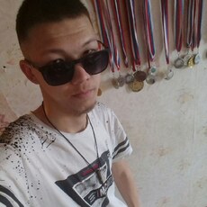 Макс, 28, Киров (Кировская область)