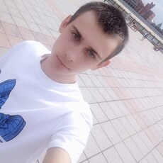 Валентин, 21, Барыш