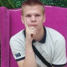 Юлиан, 20, Коркино