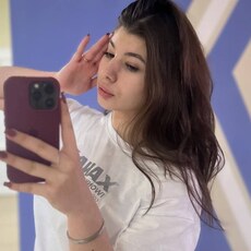 Яна, 23, Артёмовск (Красноярский край)