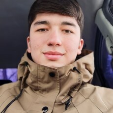 Валентин, 19, Карачаевск