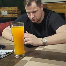 Пётр, 27, Ровеньки