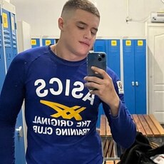 Оскар, 27, Калач