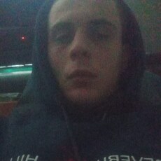 Радомир, 24, Верхний Уфалей