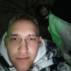 Коля, 25, Губкинский