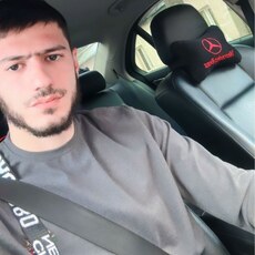 Арсений, 23, Карачев