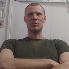Валентин, 29, Курильск