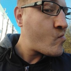 Кир, 33, Холм