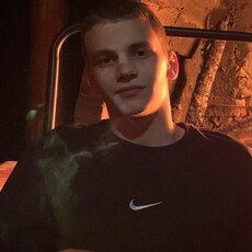 Адам, 22, Рославль