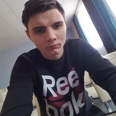 Виссарион, 21, Долинск