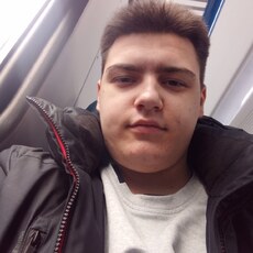 Ден, 21, Лесозаводск