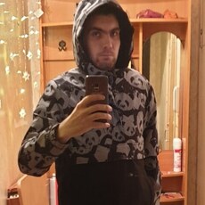 Григорий, 29, Нягань