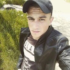 Лёня, 23, Казань