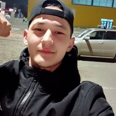 Владлен, 22, Комсомольск-на-Амуре