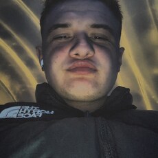 Кузьма, 25, Алагир