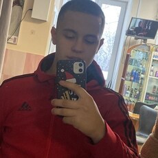 Леонид, 19, Углегорск (ДНР)