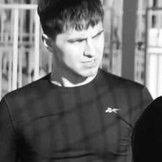 Лёня, 25, Слободской