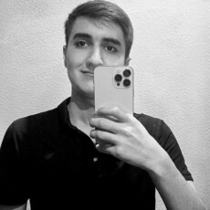 Андрей, 21, Слободской