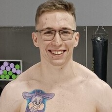 Василий, 25, Киренск