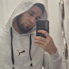 Илья, 24, Котельниково