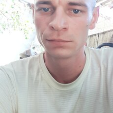Роман, 28, Луга
