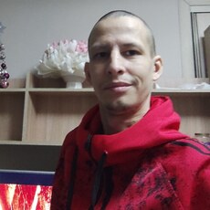 Арсений, 32, Белый