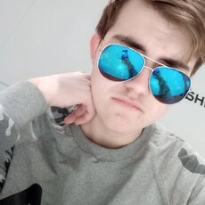 Валера, 21, Новоульяновск