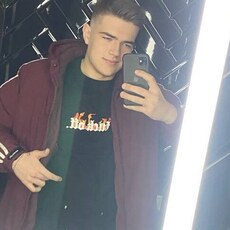 Лев, 23, Березники
