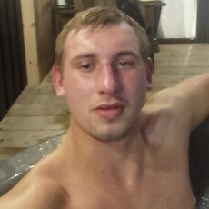 Борис, 25, Топки