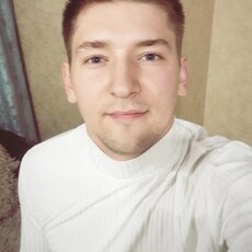 Мирон, 27, Тихвин