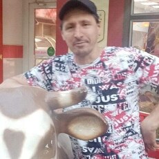 Рома, 42, Перевальск