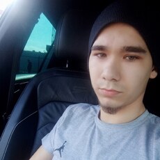 Лев, 20, Угледар